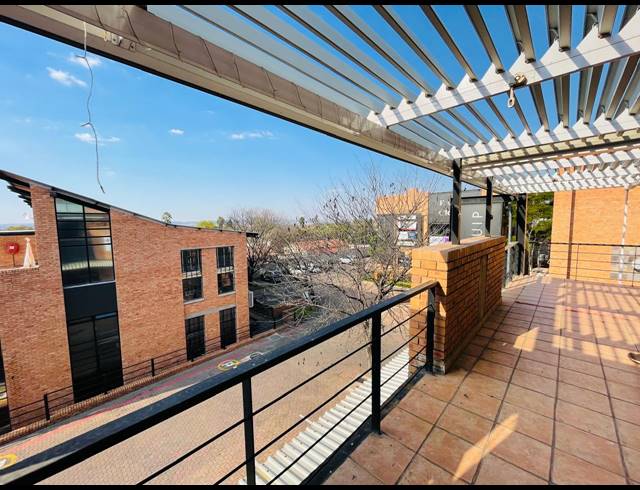 198M² RETAIL FOR SALE IN LONEHILL